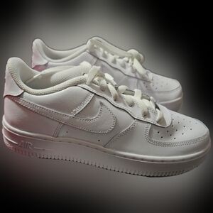 Nike Air Force 1 - Big kids size 5Y